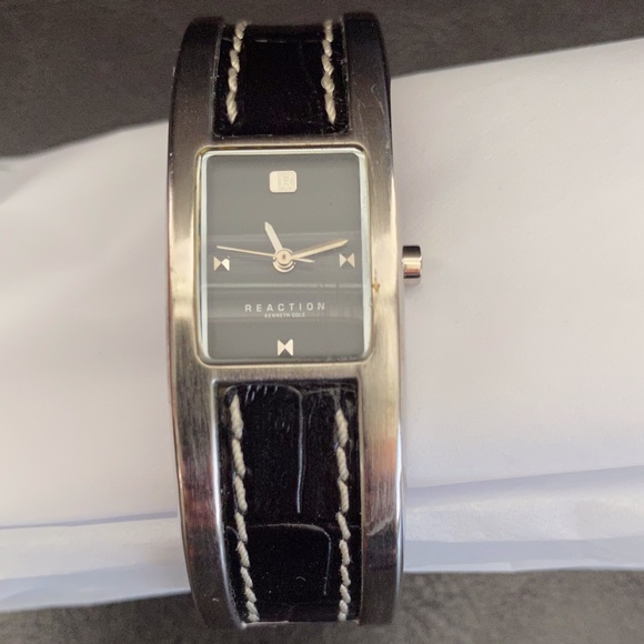 Kenneth Cole Reaction NWOT Cuff Bracelet Watch - Picture 1 of 7